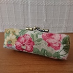  アンティーク風 薔薇柄  大きめ印鑑ケース