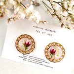 【 かんむり花 】redpink チェーンフレームの押し花レジンイヤーアクセサリー