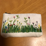 手刺繍ポーチ