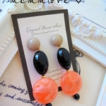 再販♡ハロウィン色★ベージュ×ツイストブラック×大ぶりマーブルオレンジ　ピアス