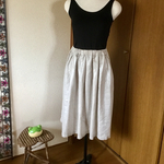ちょっと変わったリネンのスカート