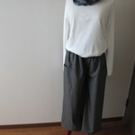 サマーウールのワイドパンツ