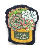 多肉寄せ植え刺繍ブローチ(チャーム変更可)