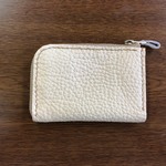 レザー（牛革）のカードサイズのL字ファスナー財布（コインケース）ホワイト