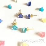 シェルさざれ石 三角ピアス/イヤリング