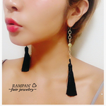 クロスにブラックタッセル ✴︎ ピアス