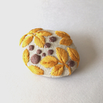 木葉 刺繍ブローチ イエローパープル