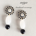 203.モノトーンビーズ刺繍ピアス・イヤリング