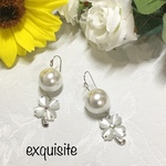 White cloverピアス