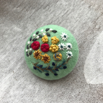 （小）刺繍ブローチ オリーブ
