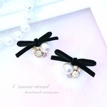ラベンダー♡ブラック×ホワイト♡レディで可愛い♡ベロアリボンのファーピアス・イヤリング