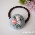 コスモスの刺繍ヘアゴム