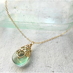 ☆再販☆　海の泡グリーンフローライトドロップのネックレス　AAA  14kgf