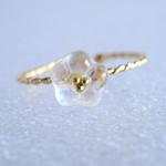 VINTAGE White flower ring 