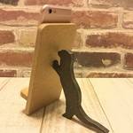 コツメカワウソが支えるiPhone・スマホスタンド  ナチュラル