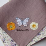 蝶と花の刺繍ハンカチ　No.01