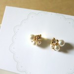 秋冬新作！小さなスクエアービジューピアス