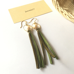 【値下げ】スエード調 タッセルピアス