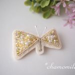 ビーズ刺繍のちょうちょブローチ（イエロー）