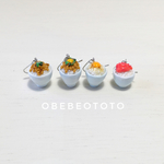 《片耳》山盛りご飯のピアス
