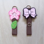 (完成)ランドセルの安全便利具☆2個セット☆ 花とリボン(茶)　#キーホルダー  #卒園　#入学　#りぼん　#かわいい　#女の子  #リボン　#花　#葉　#茶色　#ブラウン　#ランドセル　#ギフト