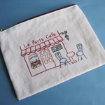 刺繍ポーチ　パリのカフェ