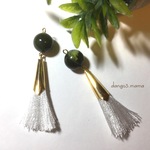 300円☆タッセル(ホワイト)☆ビリジアンラウンドのピアス/イヤリング