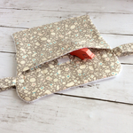 抱っこ紐スタイ グレー動物&花柄 保冷ポケット付き