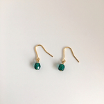  【オフィスにも エメラルドブルー ピアス 】