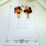 べっ甲柄のお花とガラスストーンのシンプルピアス《イヤリング》