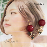 No.A021 トライアングル▸︎▹︎チャームの大人ピアス