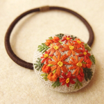 黄花コスモス刺繍 くるみボタンヘアゴム