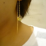 はちみつ色のイヤリング、ピアス