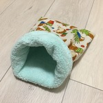 ハリネズミとサボテンによるハリネズミのためのお布団【グリーン】