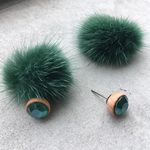 スワロフスキーのファーキャッチピアス(グリーン)