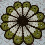 送料込み☆お花の円座 抹茶×薄ベージュ