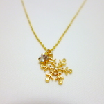雪の結晶ネックレス