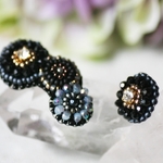 ビーズ刺繍ピアス☆黒