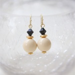 スワロフスキー6（ブラック）とドイツ製エクルー丸12♡ピアス・イヤリング♪【K18フック対応♪】
