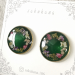 お花のリース風ピアス green
