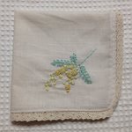 【再販＊受注製作】コットンのレース付き刺繍ハンカチ☆ミモザ