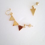 さんかくのイヤーカフとピアスのセット