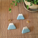 陶器の富士山ピンバッジ