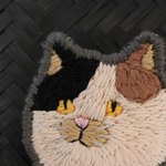 一点物【三毛猫ちゃん　刺繍ブローチ】一点物　猫　
