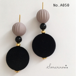 No.A050 フロッキービーズ ♥︎ 大人パープル × ブラックピアス
