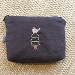 ダブルガーゼの小鳥刺繍ポーチ