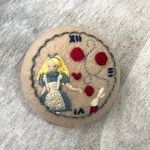 （大）刺繍ブローチ アリス