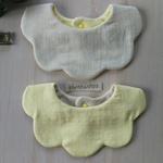 リバーシブル❤️やさしいベージュストライプとクリームドットのシンプルもくもくベビー🚼スタイ❗️