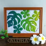 【送料無料】ハワイアンキルト≪Green gradation Monstera＆Plumeria≫B５サイズ フレーム入り  