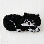 ハチワレ猫　刺繍ブローチ